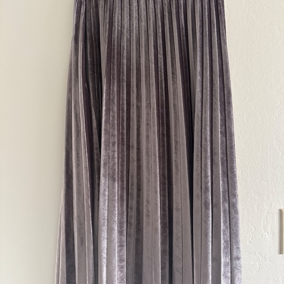 ASOS Pleated Velvet Midi Skirt - Picture 3 of 3